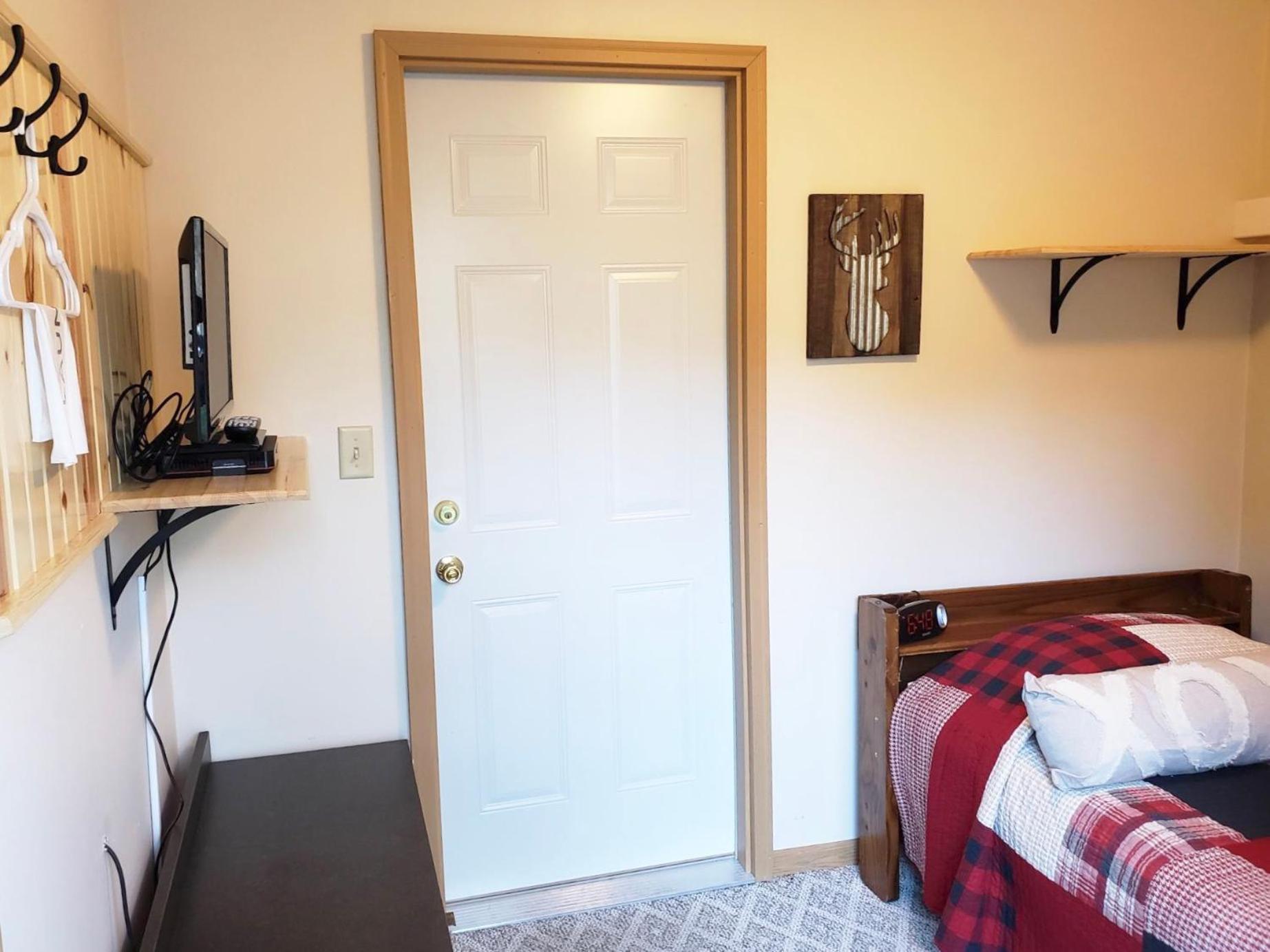Rockerville Lodge & Cabins Keystone Room photo