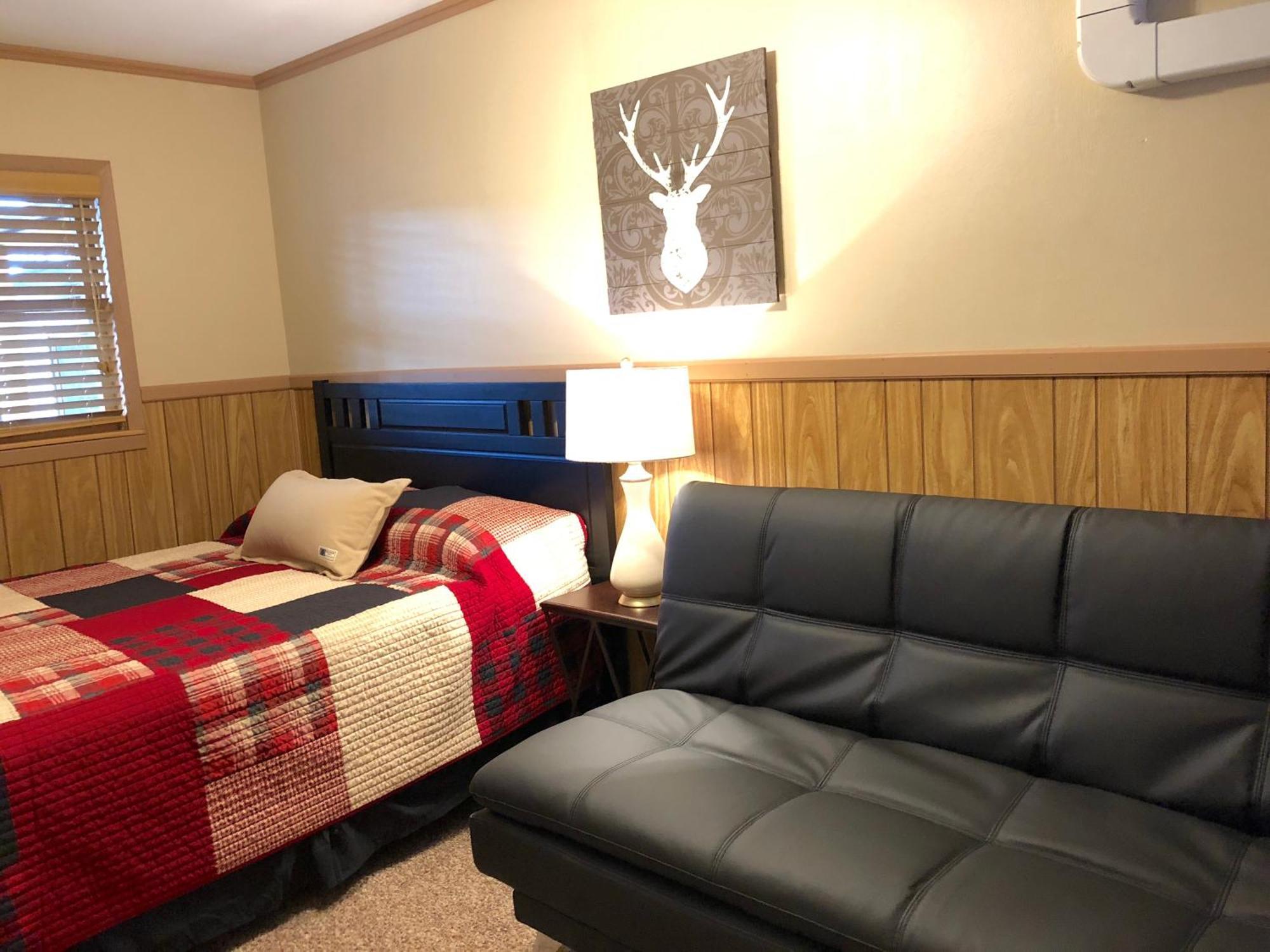 Rockerville Lodge & Cabins Keystone Room photo