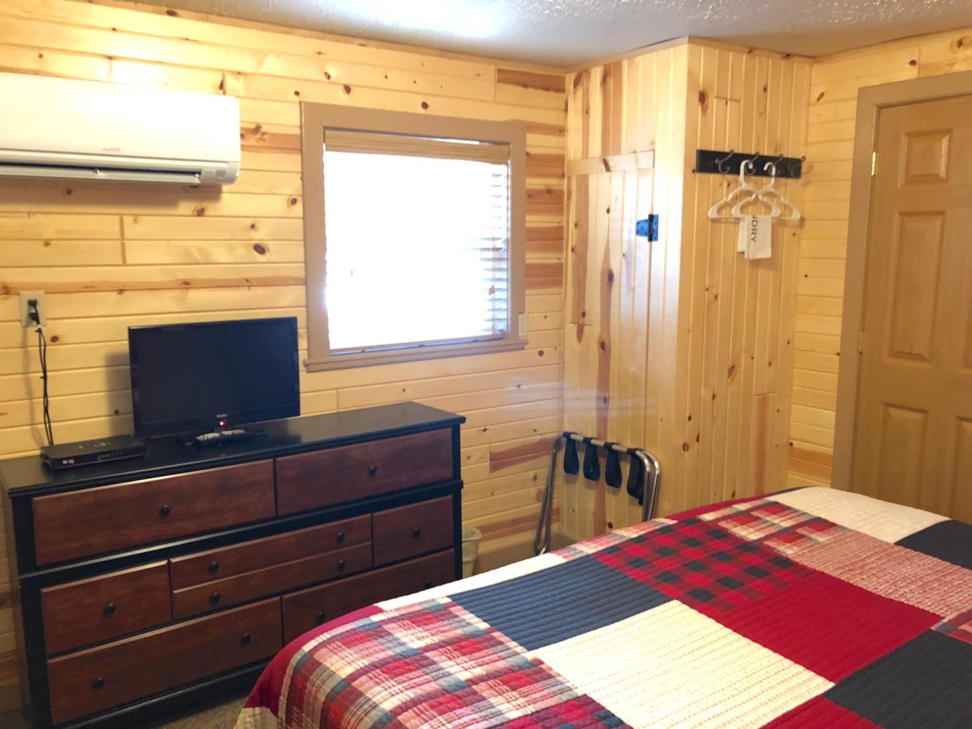 Rockerville Lodge & Cabins Keystone Room photo