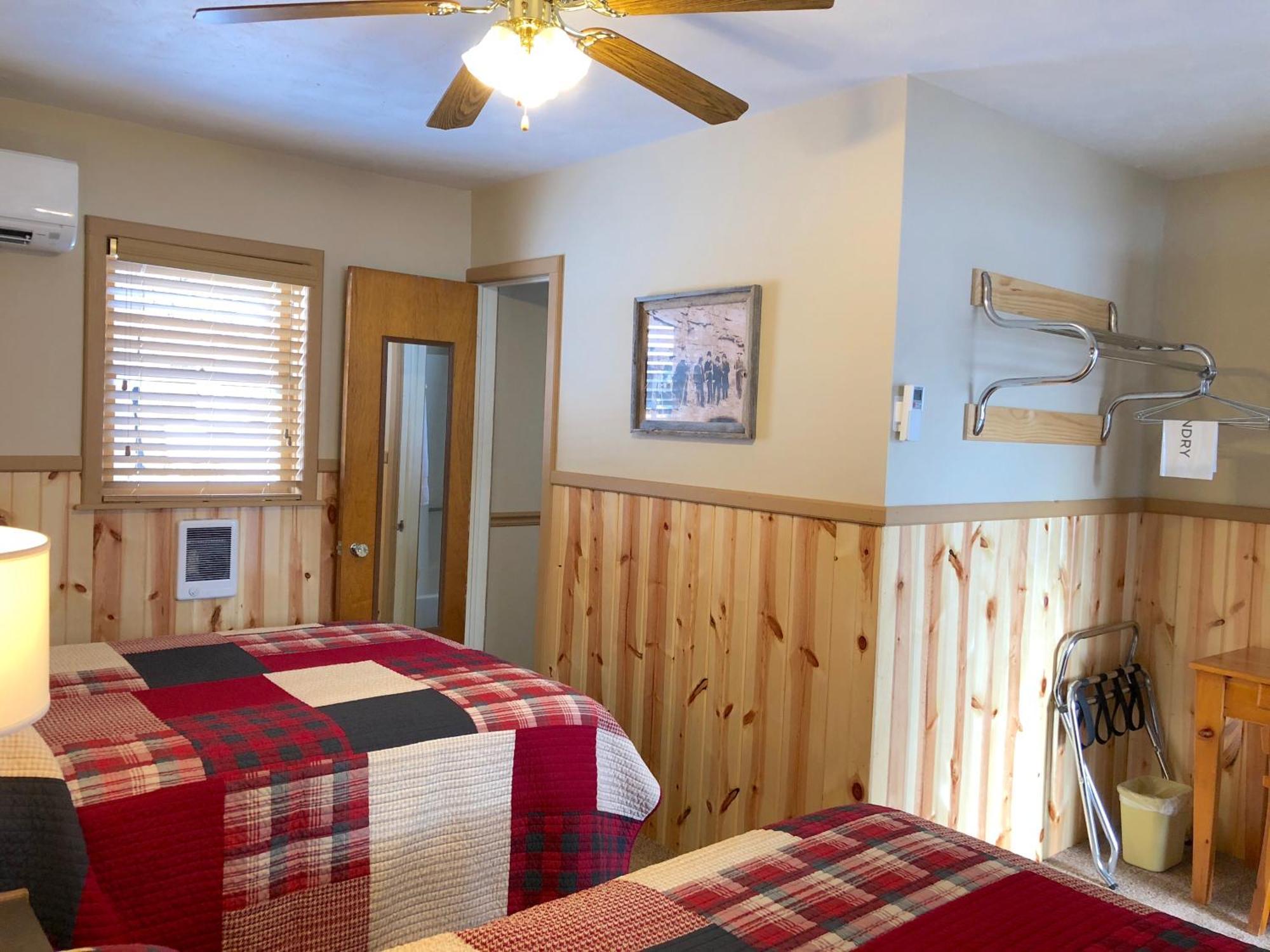 Rockerville Lodge & Cabins Keystone Room photo